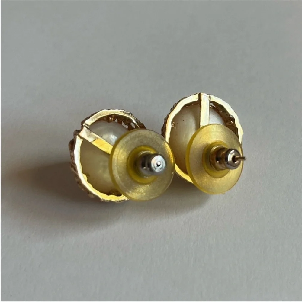 Stunning Vintage Estate 1980s 14k Gold Mobe Pearl
Stud Earrings & Ring Set - Picture 4 of 8